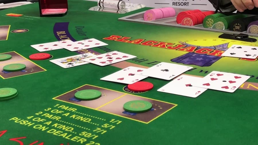 nhung luat choi moi trong tua game blackjack ma ban can biet?